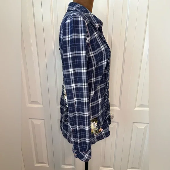 Johnny Was / 3J Workshop Embroidered Blue Ruffled Flannel Size Medium - Picture 9 of 14